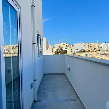 Luzzu Harbour Modern 2br In *