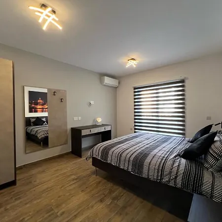 Luzzu Harbour Modern 2br In