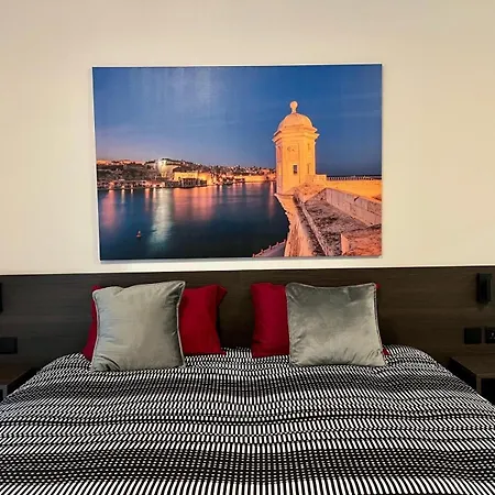 Luzzu Harbour Modern 2br In *